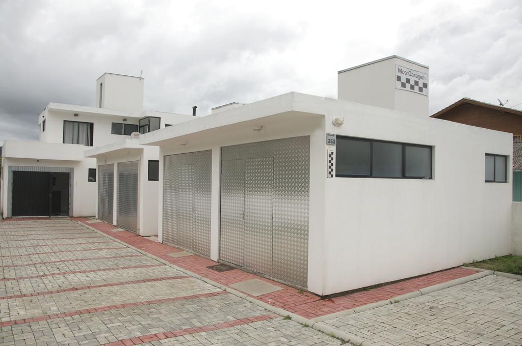 ウルビシMotogaragemアパートメント エクステリア 写真